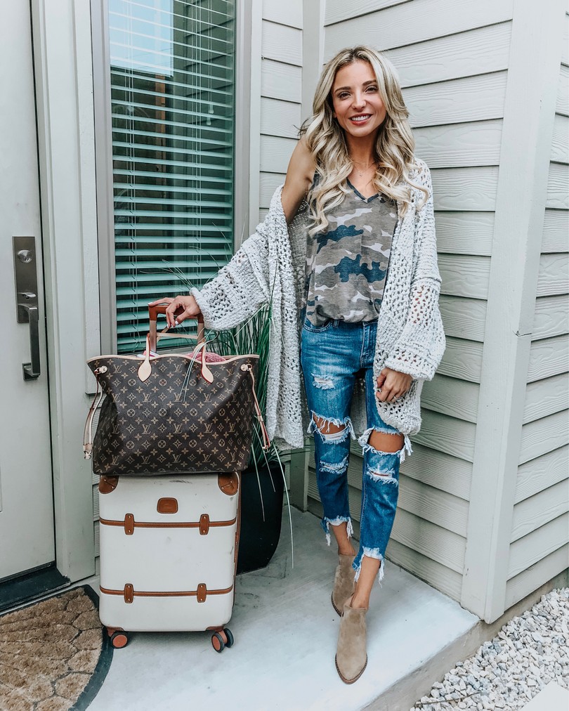 instagram outfits roundup travel outfit express camo top free poeple cardigan