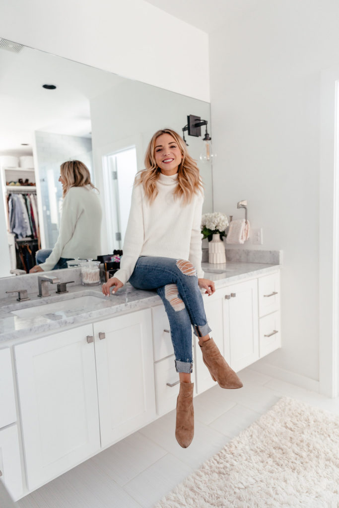 https://daniaustin.com/wp-content/uploads/2018/11/Dani-Austin-Modern-Bathroom-Decor-Ideas-White-Sweater-Outfit-52-683x1024.jpg